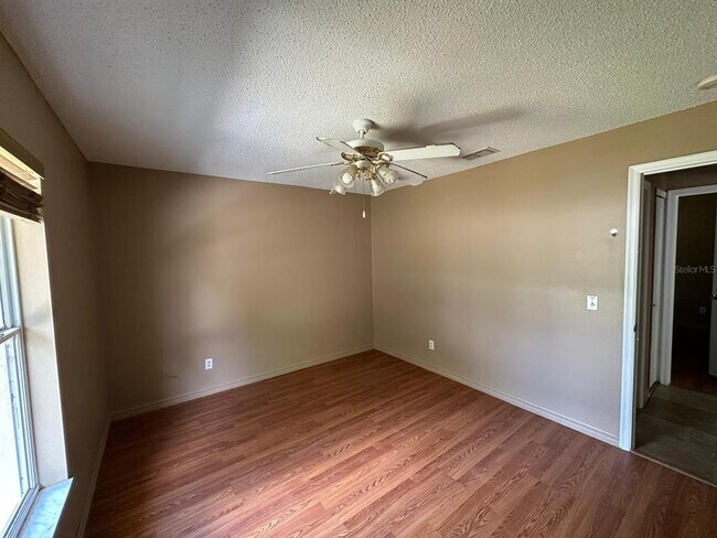 Building Photo - 1730 Sumatra Ave