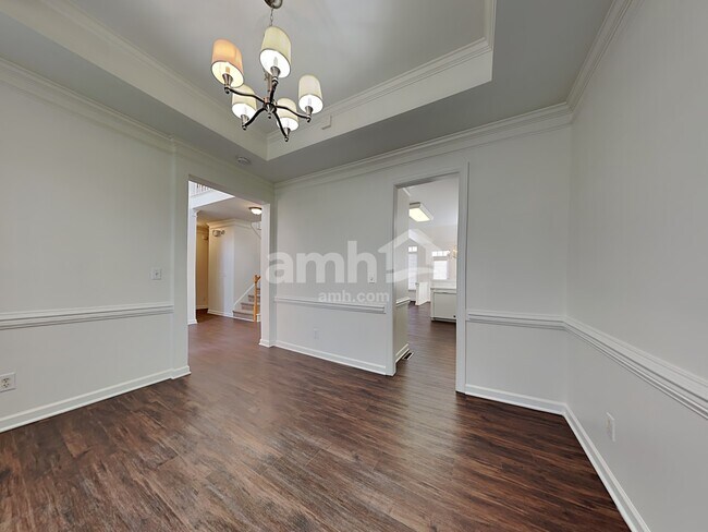 Building Photo - 300 Lucas Park Dr