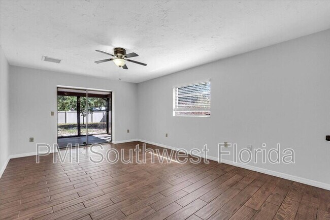 Building Photo - 7365 S Leewynn Dr