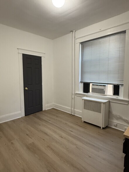 Building Photo - 435 Montclair Ave