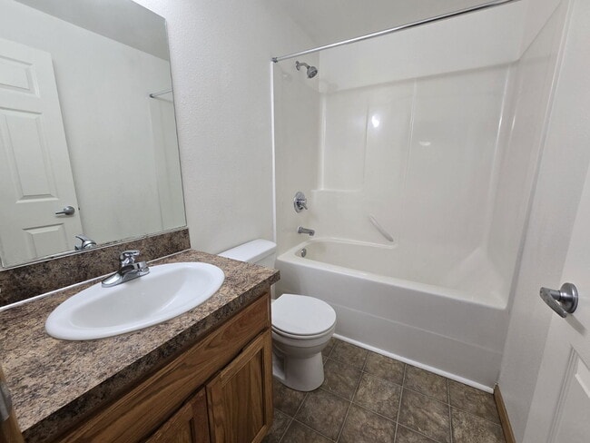 Building Photo - 324 Maylea Pl