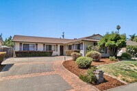 Building Photo - 1218 W El Camino Ave