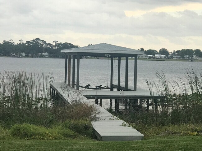 Building Photo - LakeFront Home with Dock in Haines City. Lawncare  Included