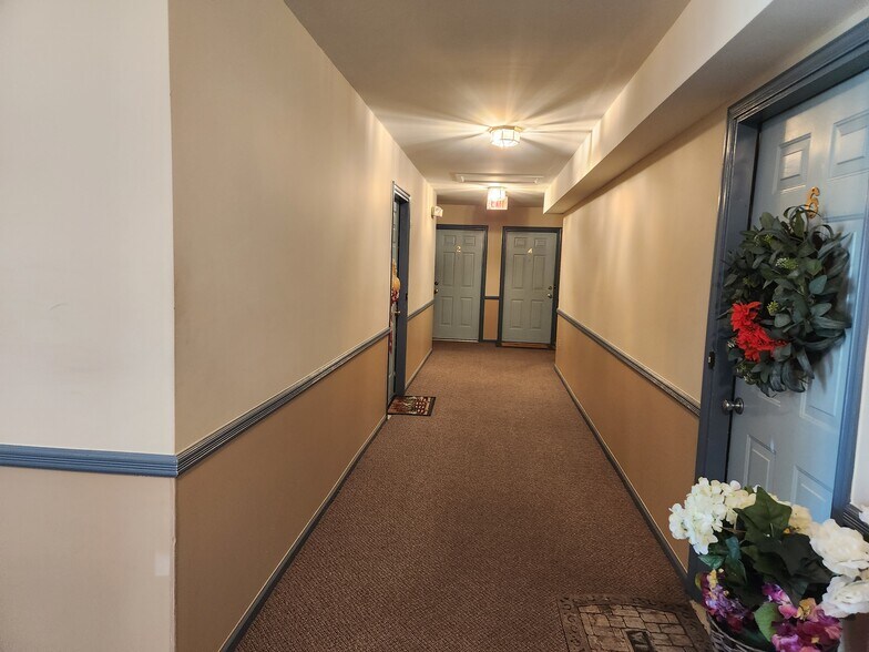 Building Photo - 5102 Austin Ct