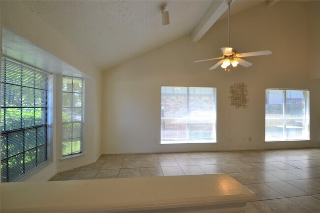 Building Photo - 12410 Meadow Briar Dr