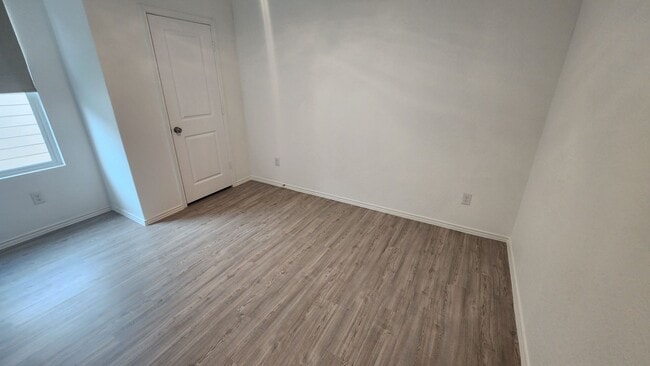 Building Photo - 2815 Charpak Dr