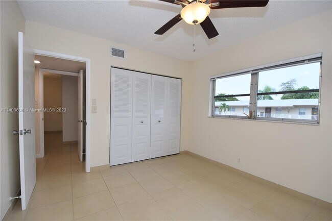 Building Photo - 7500 NW 5th Pl