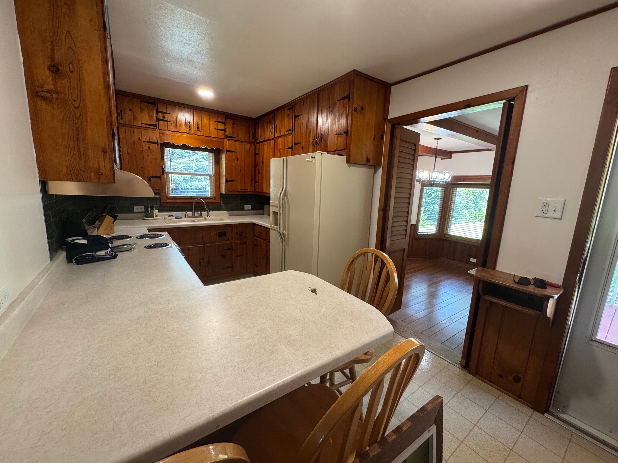 kitchen - N5311 Saint Catherines Bay Rd