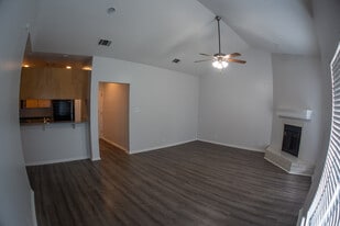 Building Photo - 2210 Pearl St