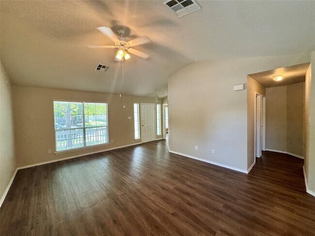 Building Photo - 664 Hogan