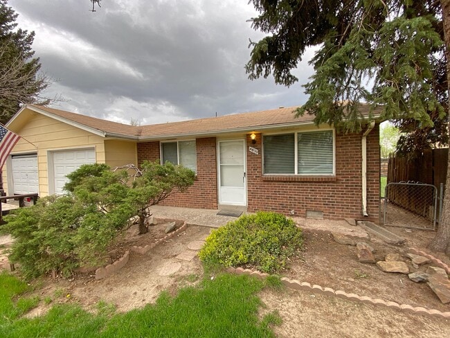 Building Photo - 4830 Field Ct