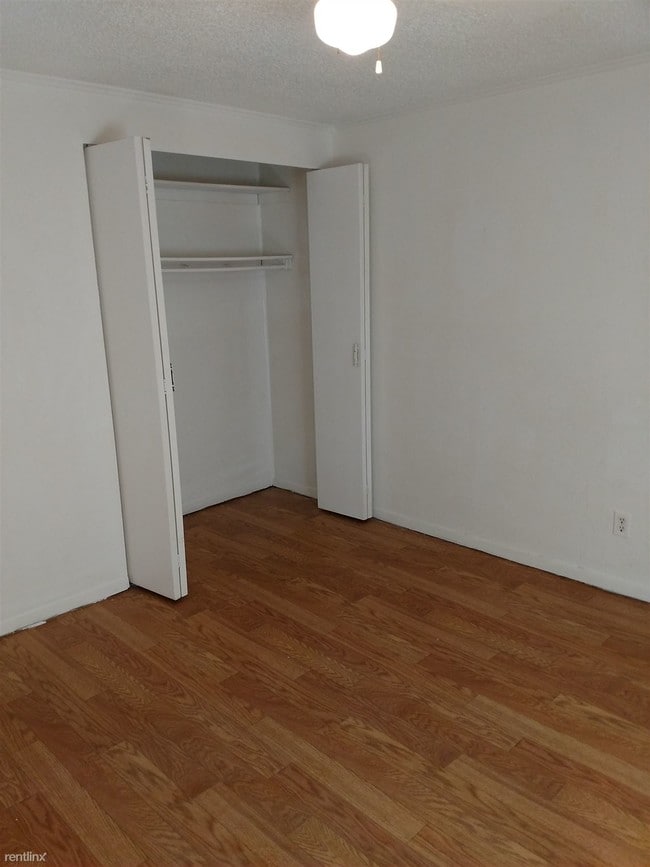 Building Photo - 1524 Clearlake Rd