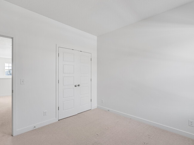 Building Photo - 4638 Tulip Ln