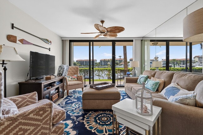 Building Photo - 2401 Marina Isle Way