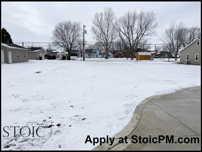 Building Photo - 123 N Main St