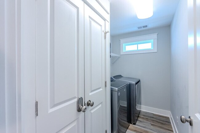 Building Photo - 52 Sandcastle Ct