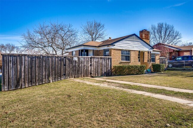 Building Photo - 1026 Cliffdale Ave
