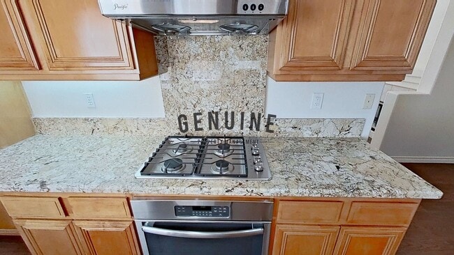 Building Photo - Spacious 3Bd 2.5Ba Home w/Den