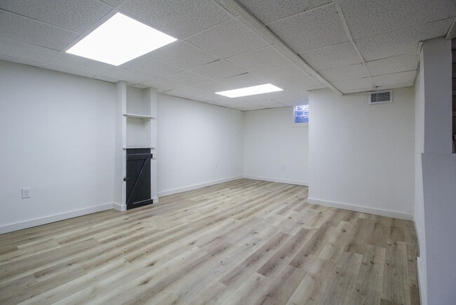 Building Photo - AVAILABLE APRIL 1ST! Do not miss this STUNNING 3-bedroom in Penn Hills!