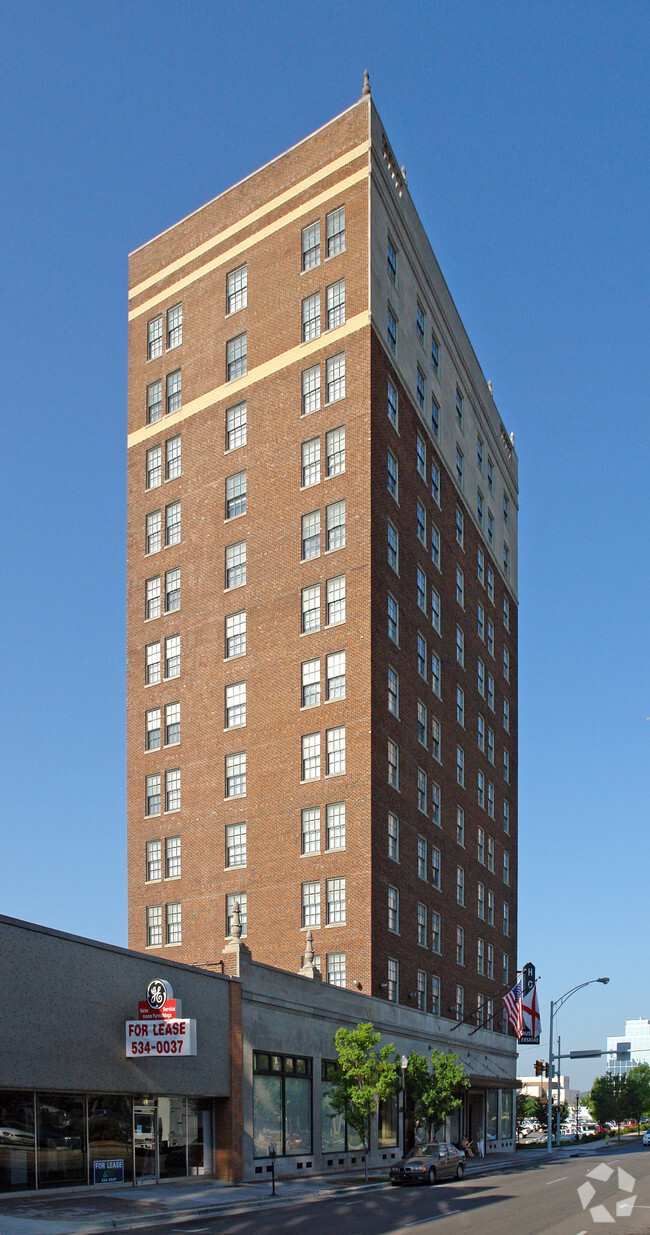 Primary Photo - Russel Erskine Apartments