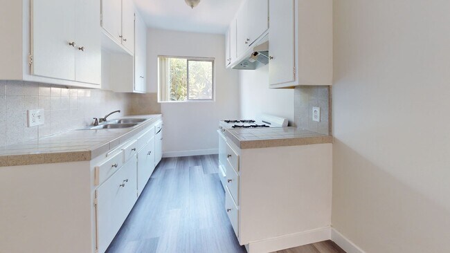 Interior Photo - 821 Glenway Drive