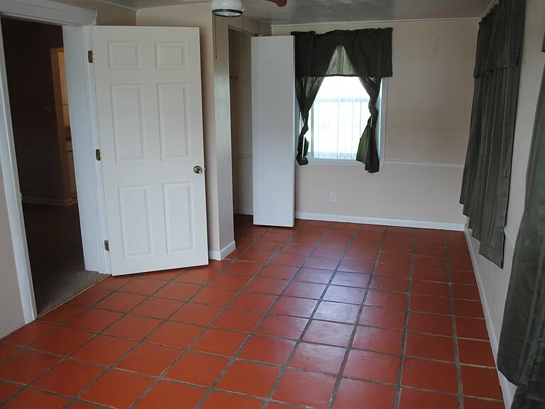 Building Photo - 3388 Croton Terrace