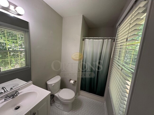 Building Photo - 2BR Townhouse in Roswell