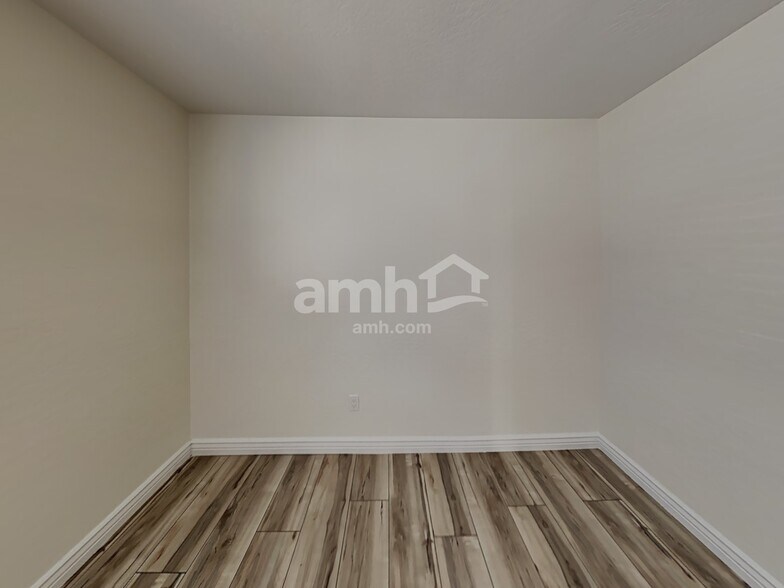 Building Photo - 31491 N Cactus Dr