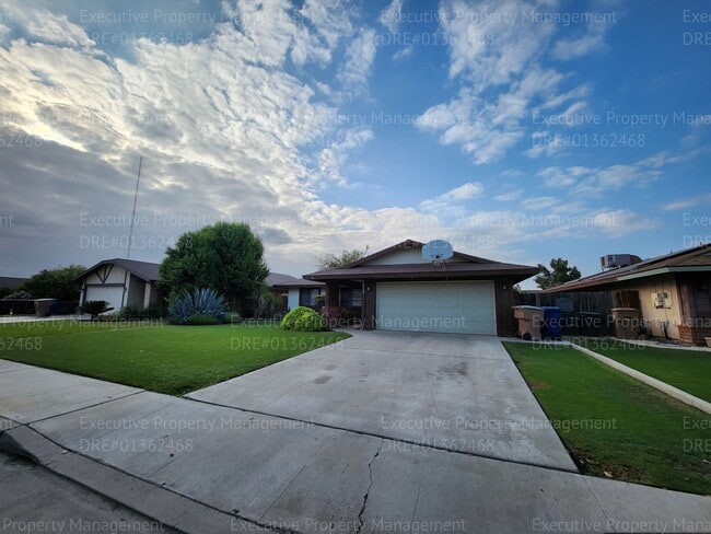 Building Photo - 3 bedroom/ 2 bath house near Pacheco Rd/ A...