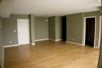 Building Photo - 458 Fulton St W