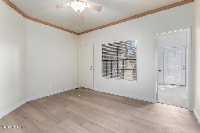 Building Photo - 1126 W Elliot Rd