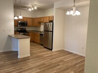 Building Photo - Stunning Modern 2 Bedroom Townhome