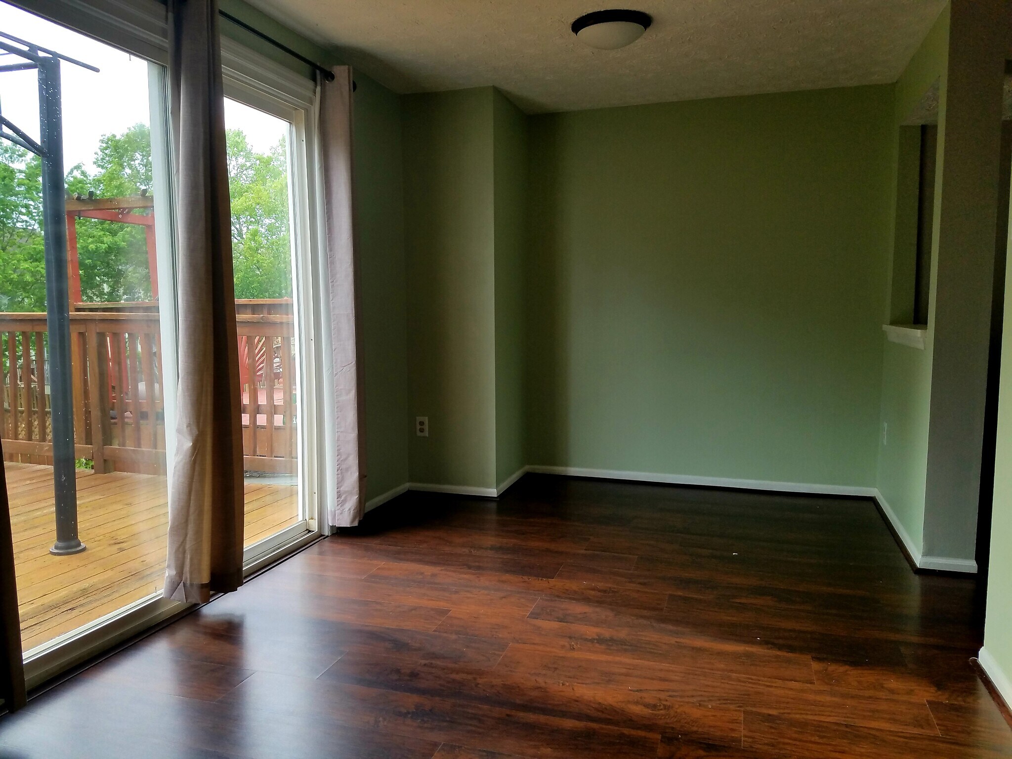 Kitchen - 358 Delmar Ct