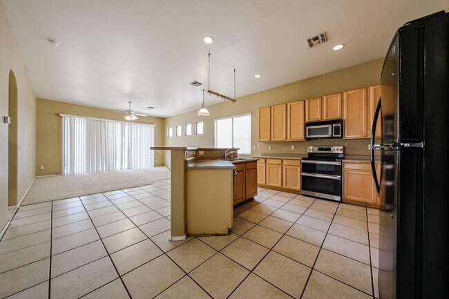 Building Photo - Charming 4BD, 2BA home in Chandler!