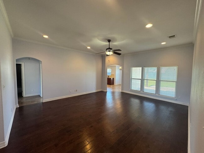 Building Photo - Close to Barksdale Air Force Base...