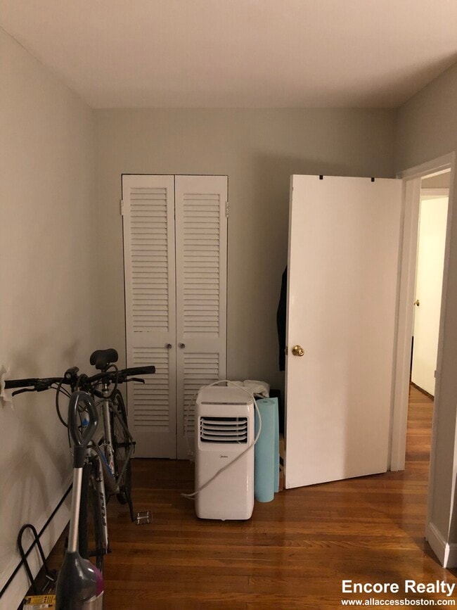 Building Photo - 65 Chiswick Rd