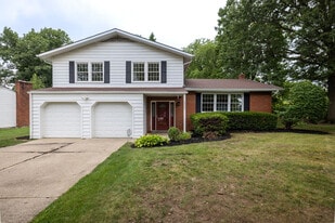 Building Photo - 2445 Olentangy Dr