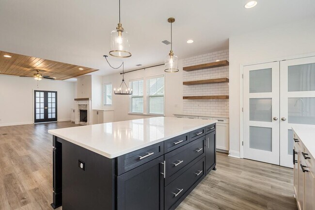 Building Photo - 3809 Ardmore Ln