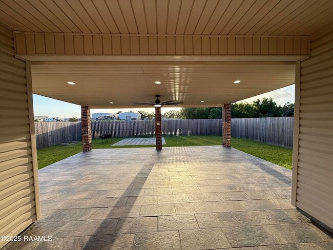 Building Photo - 200 Broussard Hl Dr
