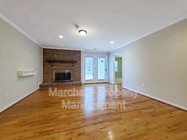 Building Photo - 117 Charmar Way