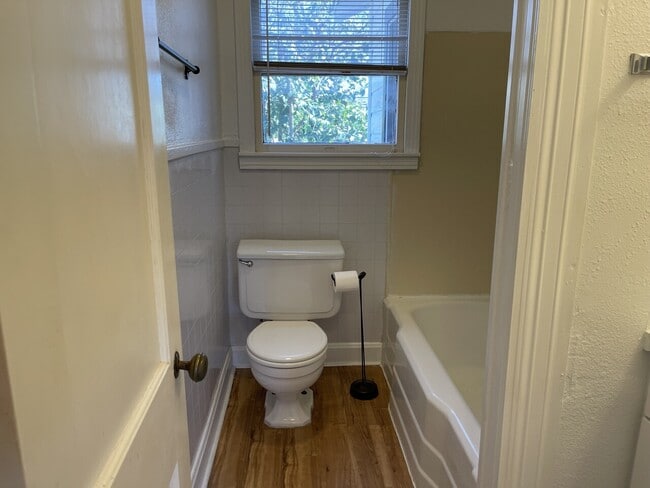 Building Photo - Austin Back House