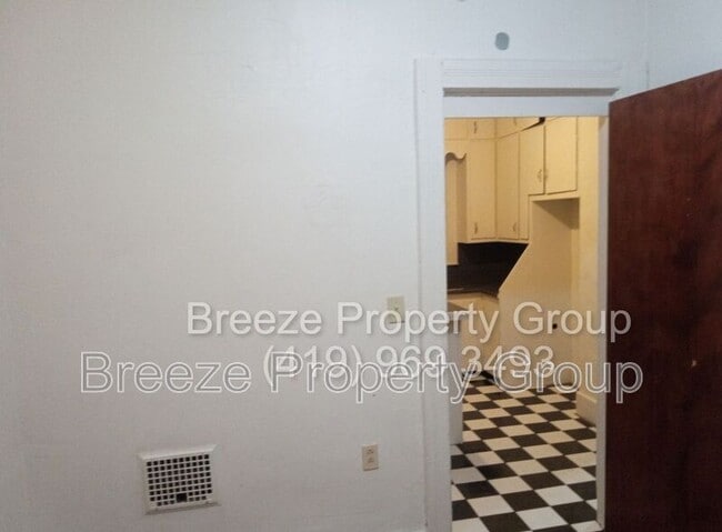 Building Photo - 1820 Marne Ave