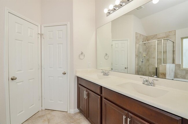 Building Photo - 5610 White Camelia Ct