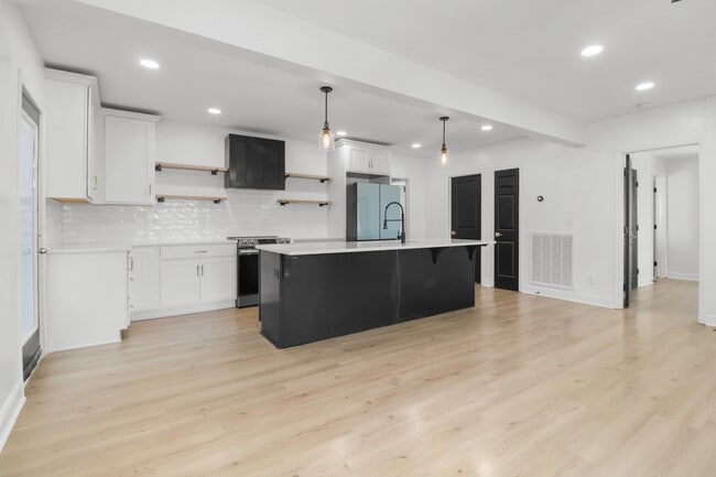 Building Photo - 106 Stacker Dr