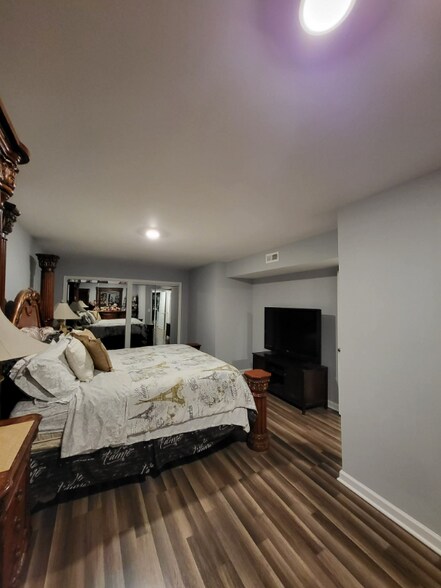 Building Photo - 9189 Lees Ridge Rd