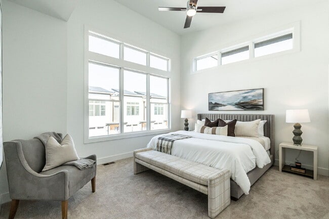 Building Photo - 611 Walnut Hts Dr