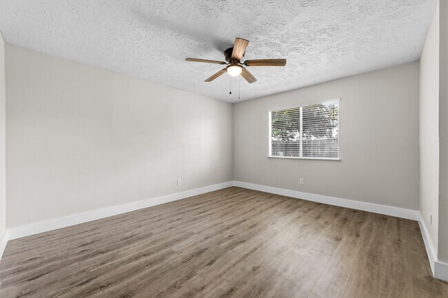 Building Photo - 3535 Nutwood Ln