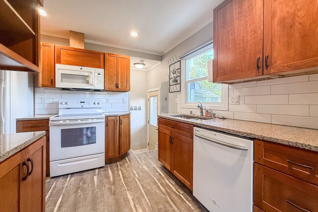 Building Photo - Remodeled 3-Bedrom Richland Alphabet Home ...