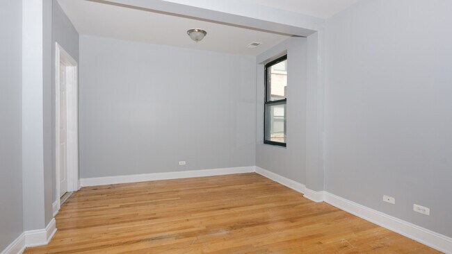 Building Photo - 2213 E 69th St