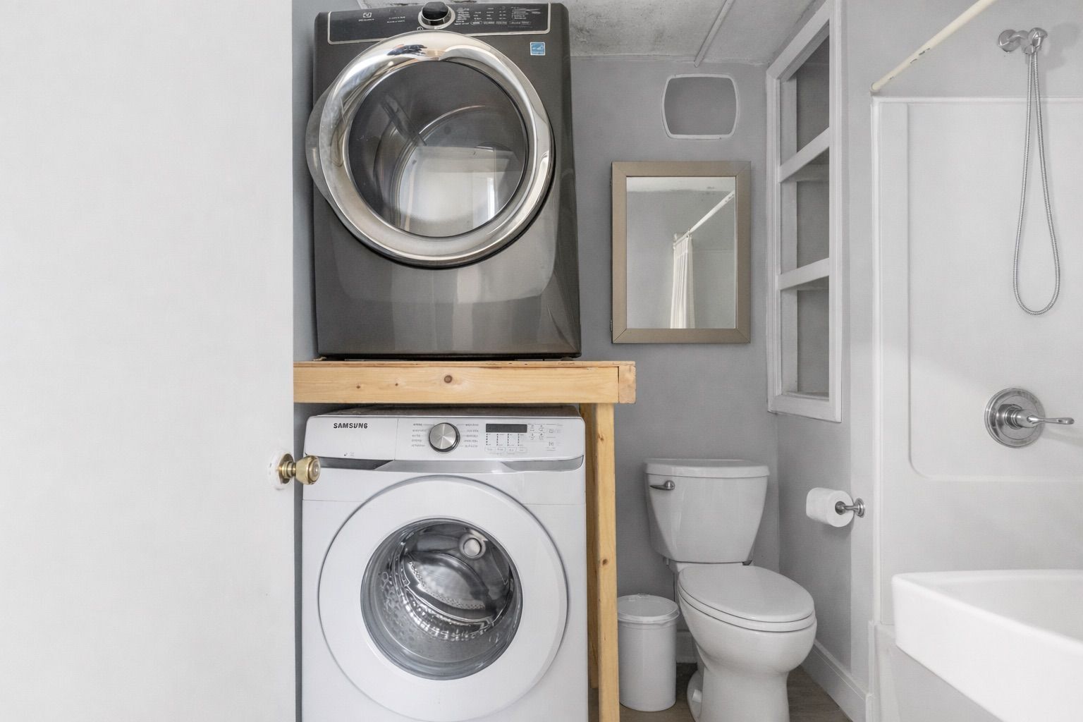 Building Photo - 72 Walnut St